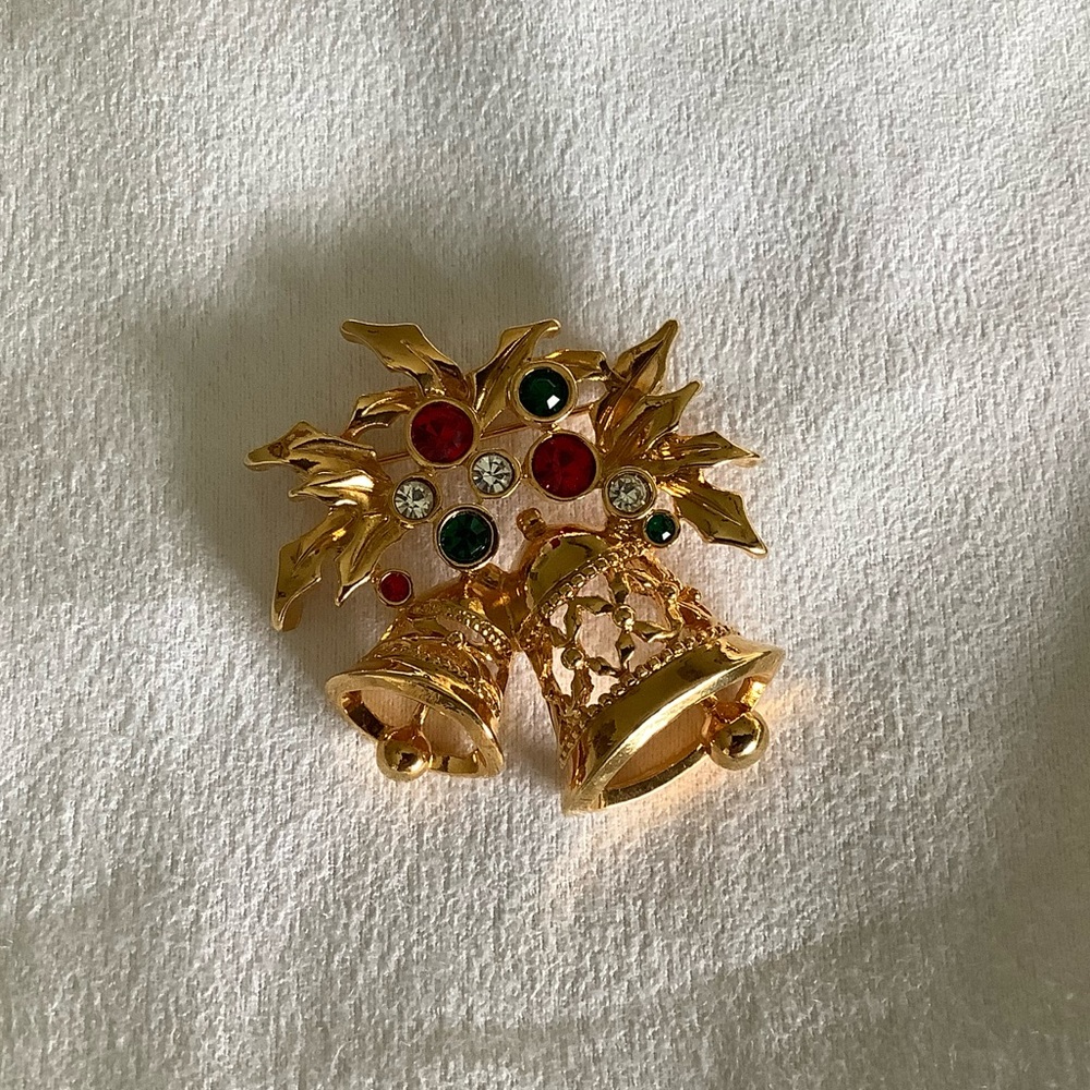 Christmas Holiday Bells & Crystals Brooch Pin 🎄